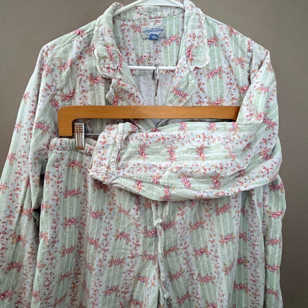 Lanz of Salzburg Floral Pajamas Woman’s Medium Mint Green